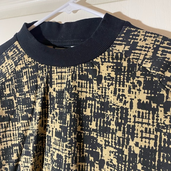 NOISY MAY slightly cropped oversized long sleeve top size M - Picture 4 of 8